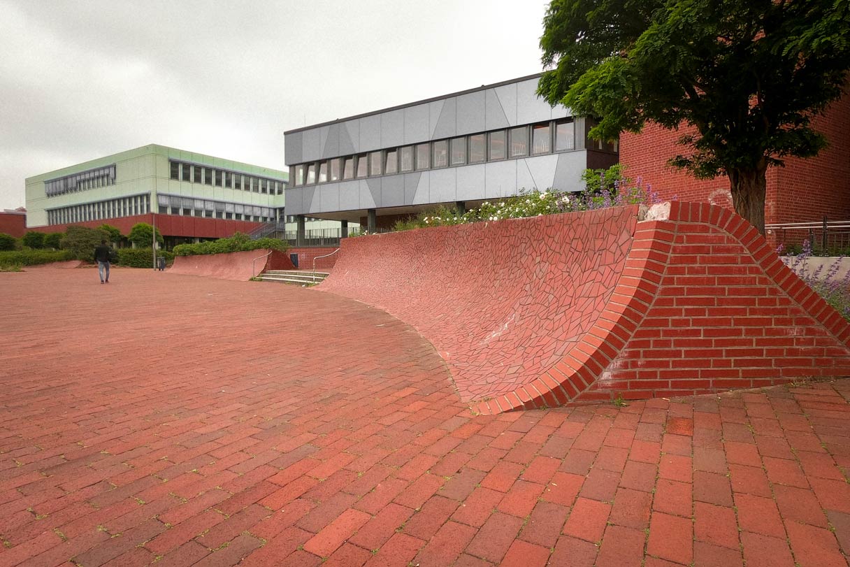 Red Banks — Youth Lagoon Surfskate and Skateboard Spot Hamburg
