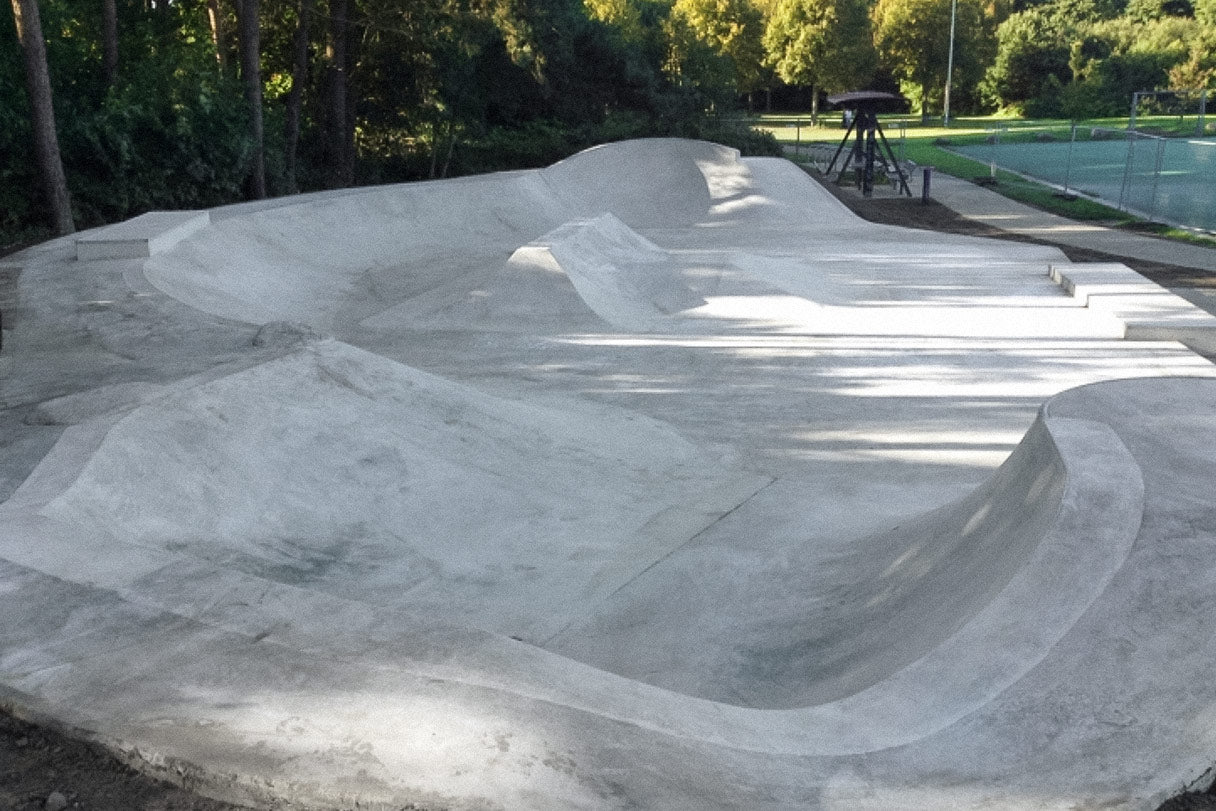 Skatepark Volkspark — Youth Lagoon Surfskate and Skateboard Spot Hamburg