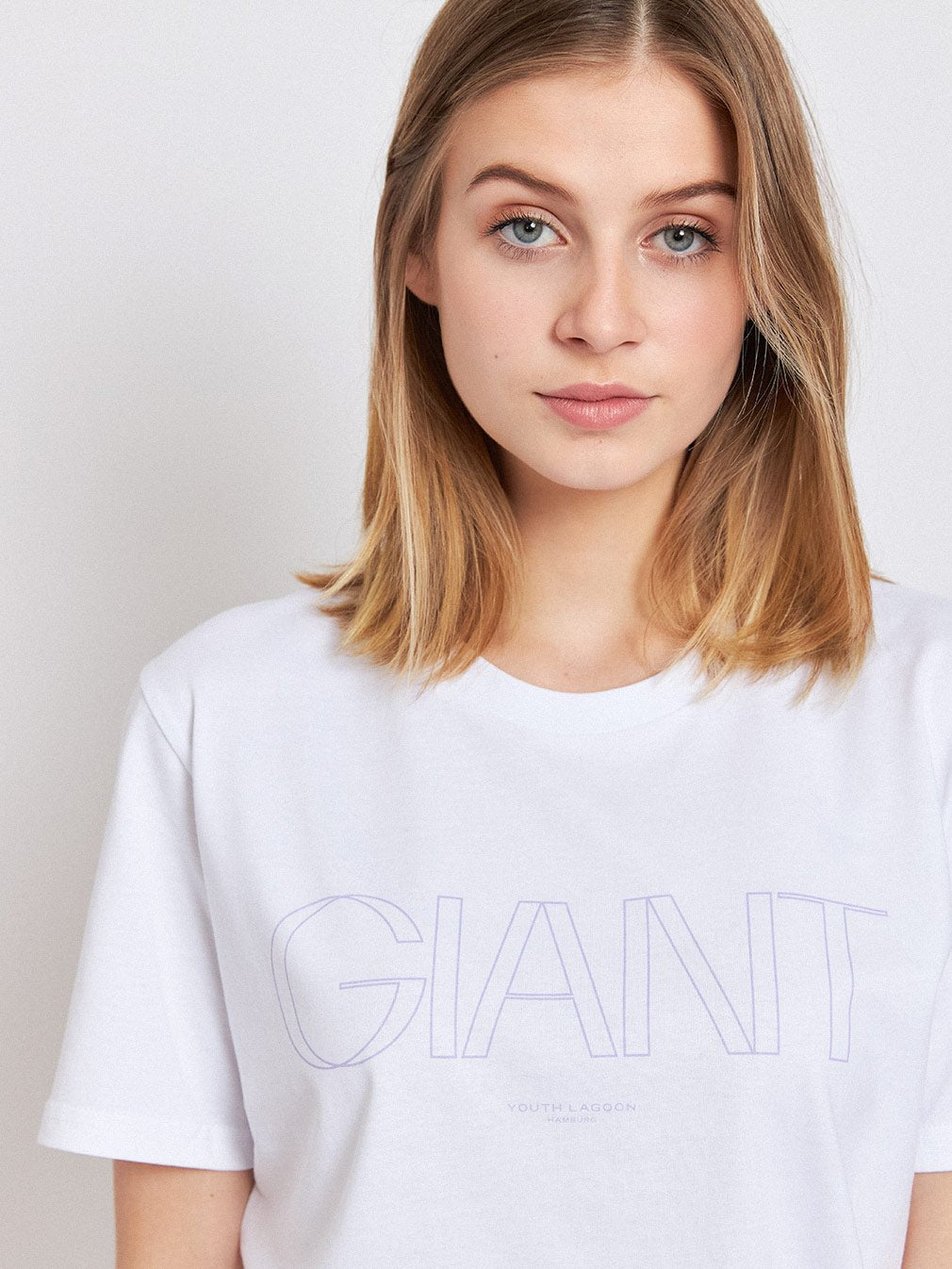 Giant — Women's T-Shirt - Youth Lagoon